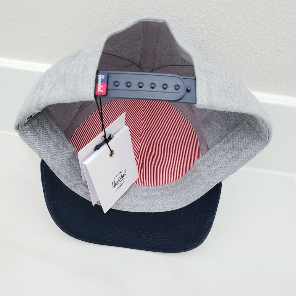 NEW Herschel Supply Co. Whaler Classic 6-Panel Cap Grey and Navy One Size - Picture 3 of 8